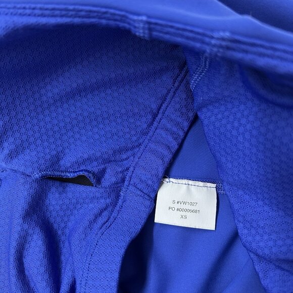 Vuori Daily Crop Tank Top Women’s Size XS Copenhagen Blue Medium Support Bra - Picture 3 of 8